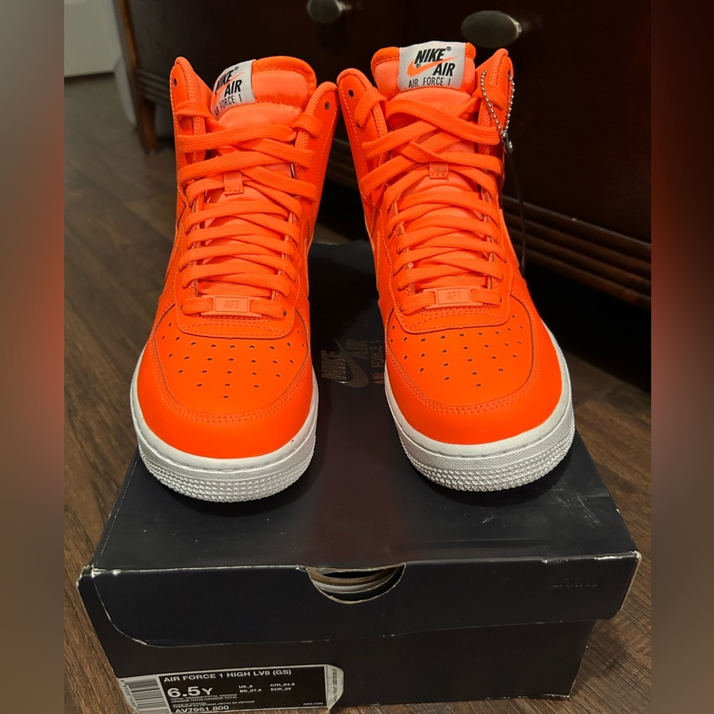 Nike Air Force One High LV8